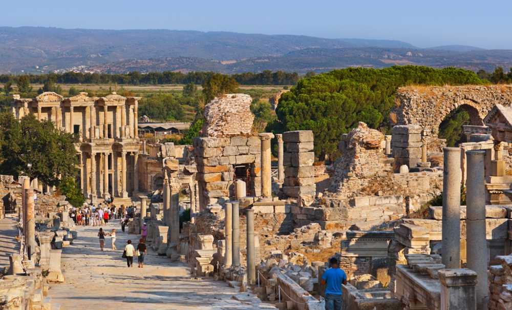 Siyasi Gelişmelerin Turizm Sektörüne Etkileri