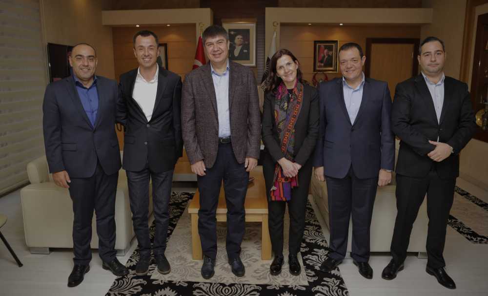 Antalya Büyükşehir Belediye Başkanı Menderes Türel Meeting Point heyeti ile bir araya geldi