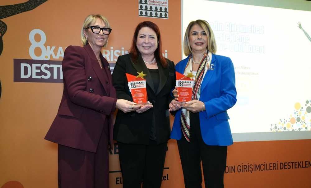 8. Kadın Girişimcileri Destekleme Zirvesi ve Ödül Töreni Taksim Elite World Hotel’de gerçekleşti.