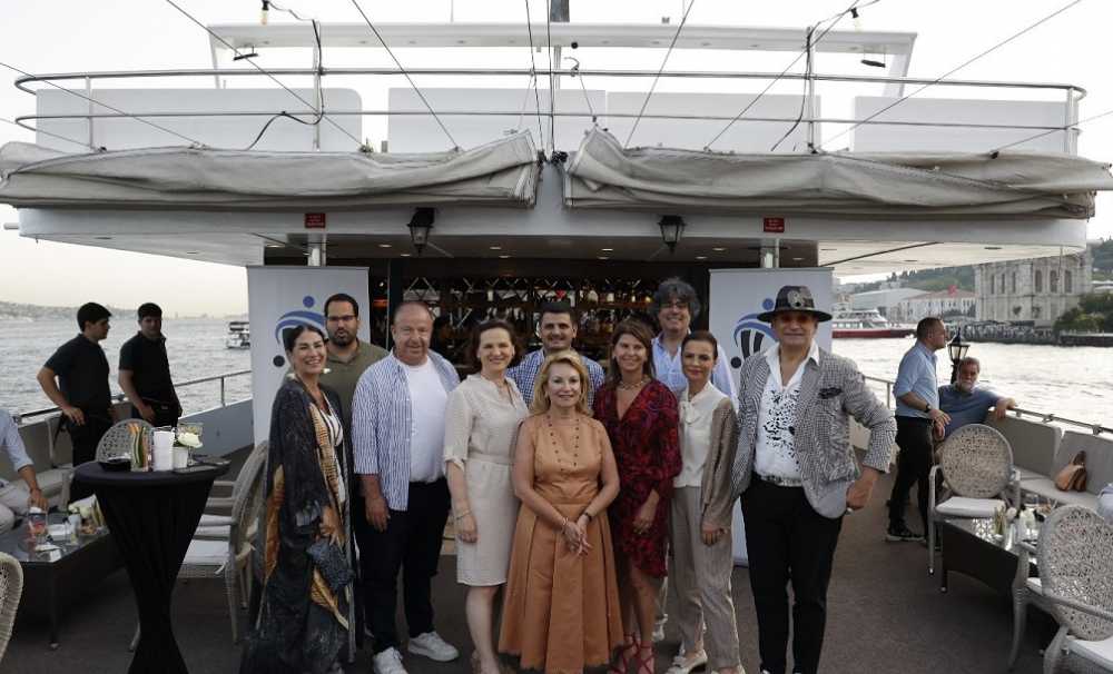 (TUED)’nin SunsetCruise Teknesi’nde  "Hoşgeldin Yaz Partisi” gerçekleşti.