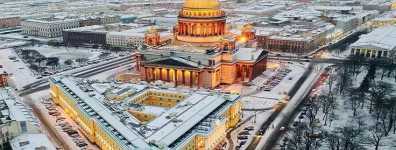 St. Petersburg, ziyaretçilerine sadece gezilecek değil, hissedilecek bir şehir vadediyor.