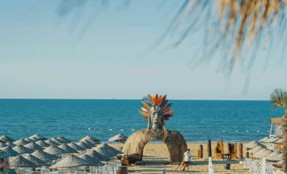 Goga Beach Summer Cocktail Festival ile şehri yazın en ferah ve en müzikli etkinliğiyle buluşturuyor.