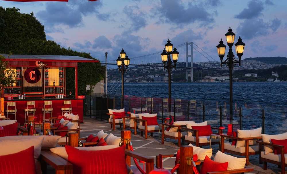 İstanbul’un Yazlık Mekânı C BAR Çırağan Palace Kempinski İstanbul'da Açıldı 