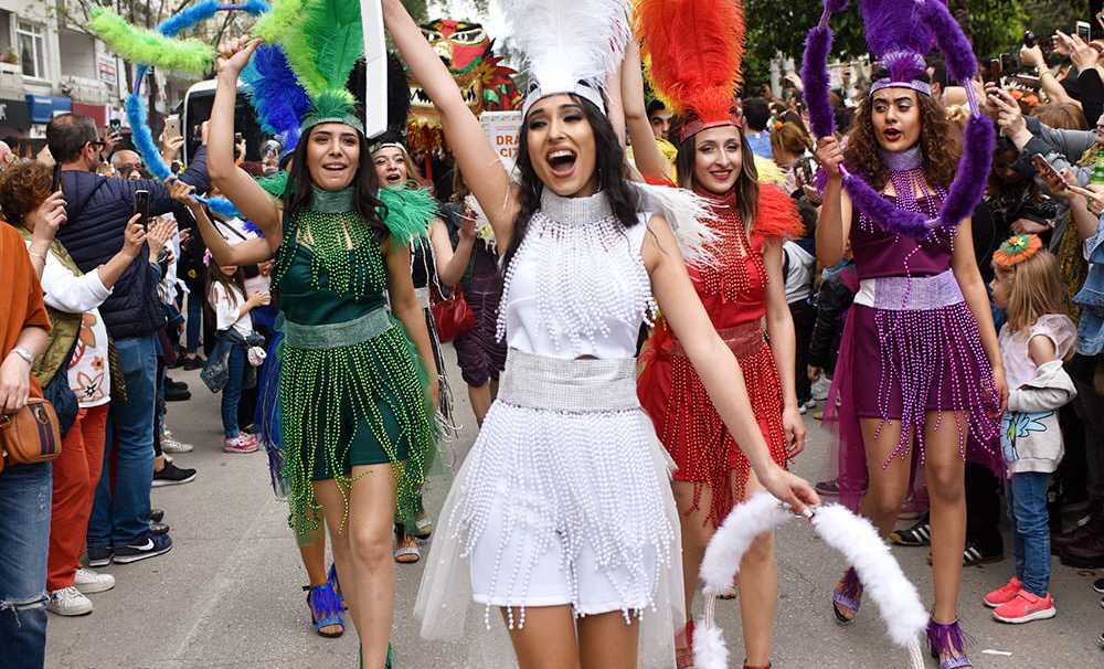 KARNAVAL COŞKUSU 23-27 MART 2022’DE ADANA SOKAKLARINDA YAŞANACAK..