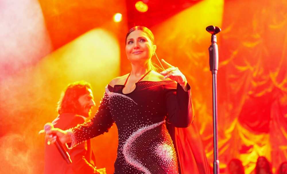 Sibel Can, verdiği muhteşem konserde binlerce dinleyicisine unutulmaz bir gece yaşattı. 