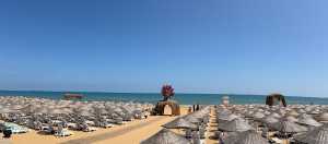  GogaBeach, sadece bir plaj değil; sanat, doğa ve konforun iç içe geçtiği bir yaşam alanı. 