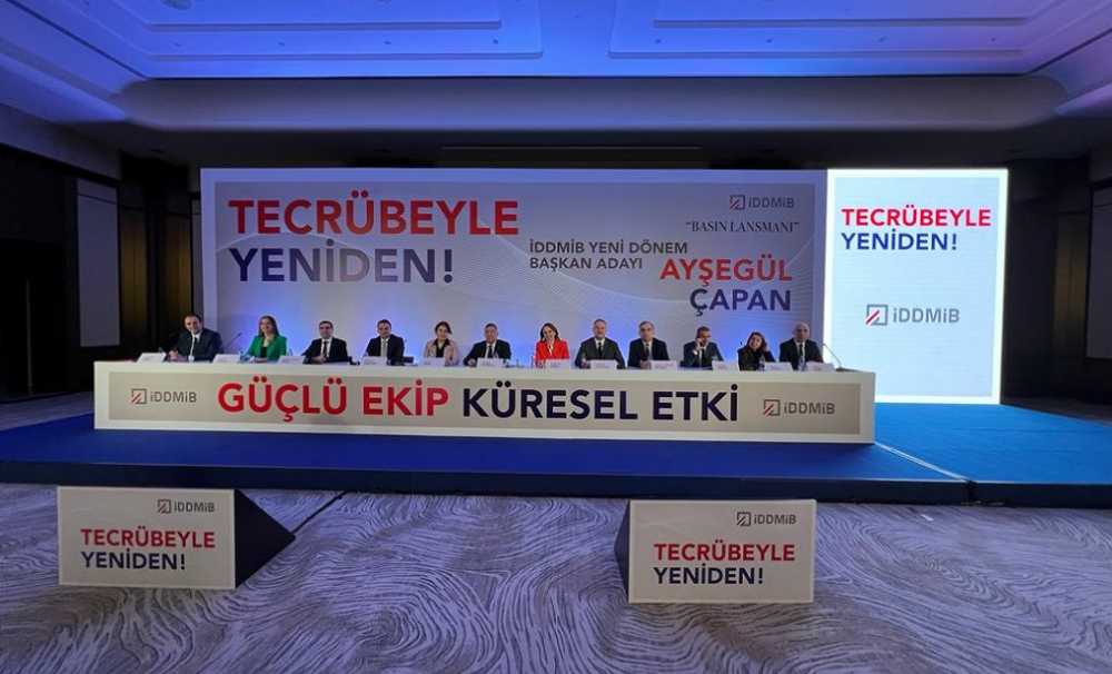 İDDMİB Başkan Adayı Ayşegül Çapan, Mandarin Otel’de bir basın toplantısı düzenledi.