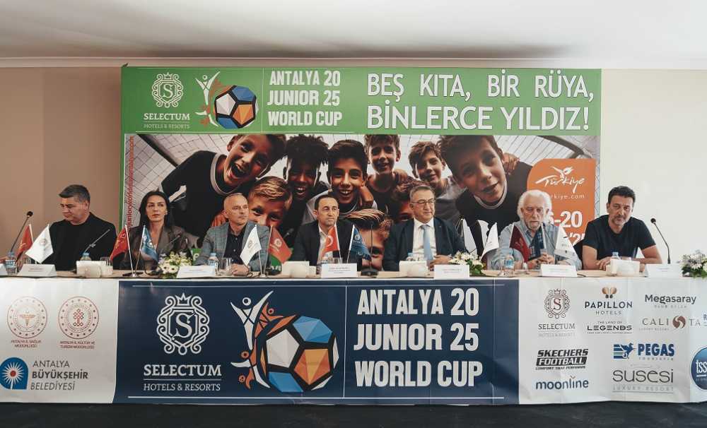 Minikler Sahada, Dünya İzliyor: Selectum Junior World Cup Başladı
