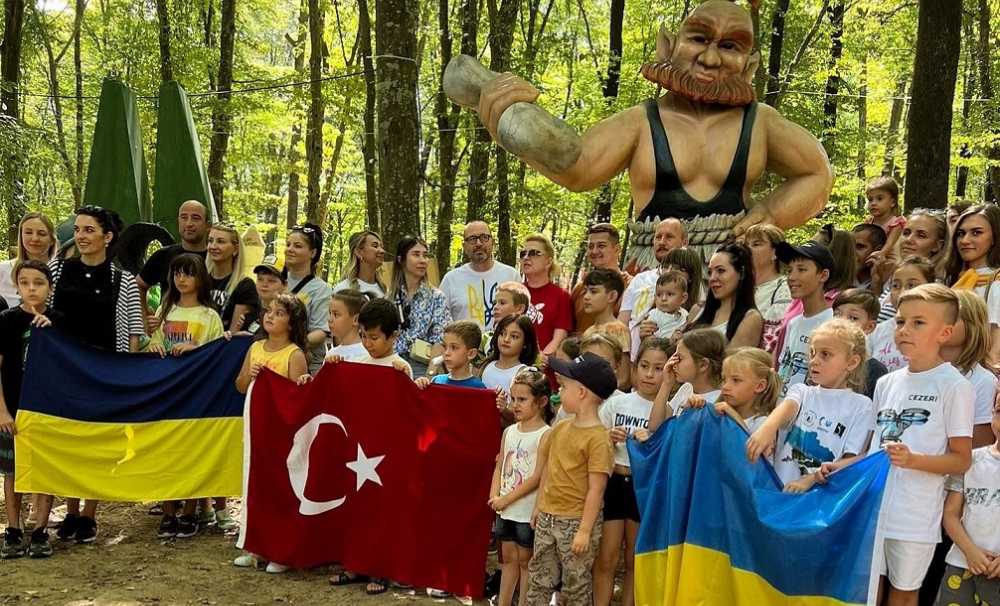 Savaş Mağduru çocuklar Gastroköy'de Dünyanın en ünlü devlerini ziyaret etti.