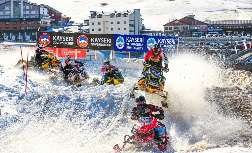  Spor ve kış turizmini Dünya Kar Motosikleti Şampiyonası, buluşturdu