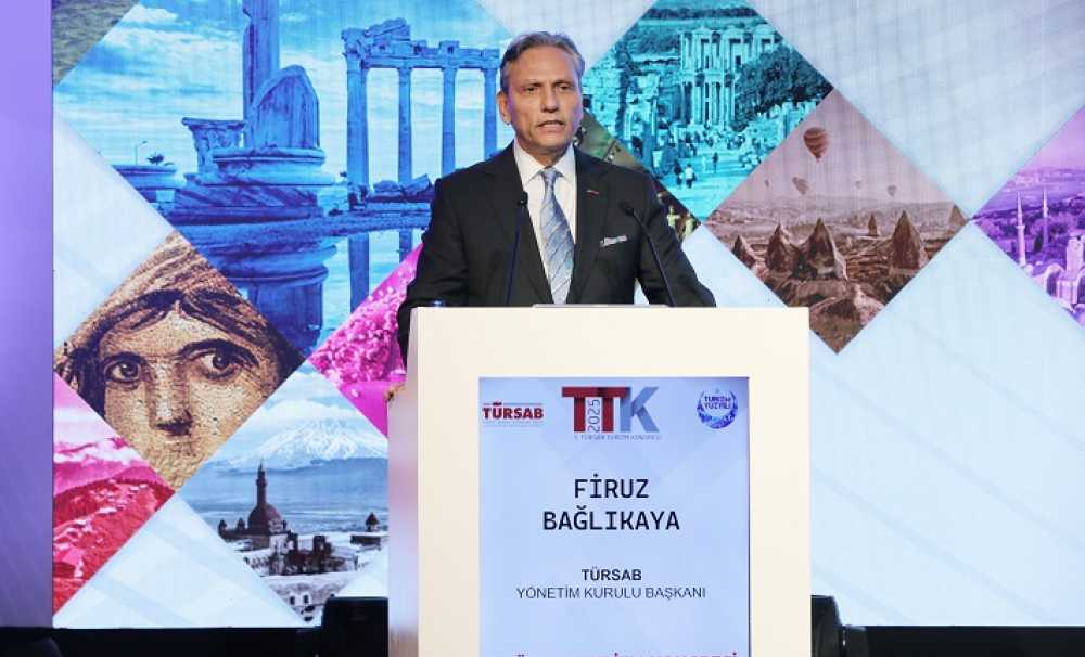 TÜRSAB Antalya’da düzenlediği iftar yemeğinde 1000'e yakın seyahat acentasını buluşturdu.