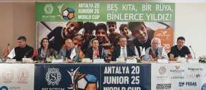 Minikler Sahada, Dünya İzliyor: Selectum Junior World Cup Başladı