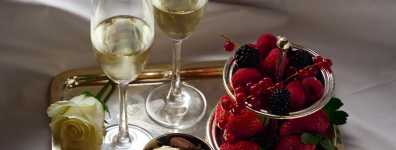 Divan, Sevgililer Günü’nü zamansız ve rafine bir atmosferde karşılıyor.