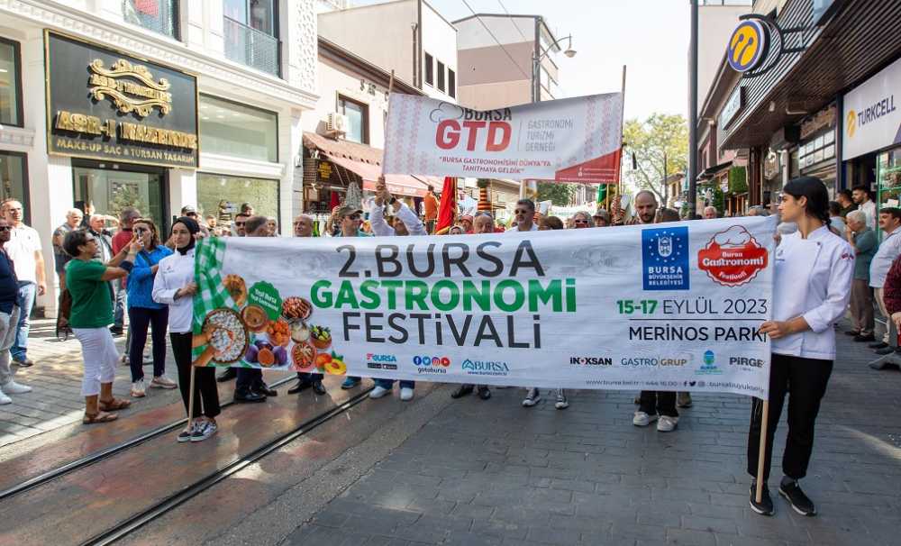  2. Bursa Gastronomi Festivali, kortej yürüyüşüyle başladı.