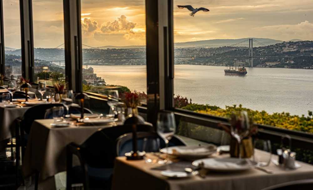  Izaka Terrace Şefleri ve Lezzetleri Birleştiriyor-3 Şef • 1 Sofra • 3 Hikâye