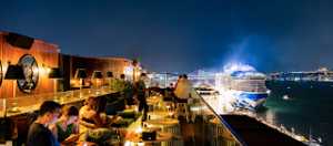  Sky Karaköy, müzik, lezzet ve şehir enerjisini aynı çatı altında buluşturuyor. 
