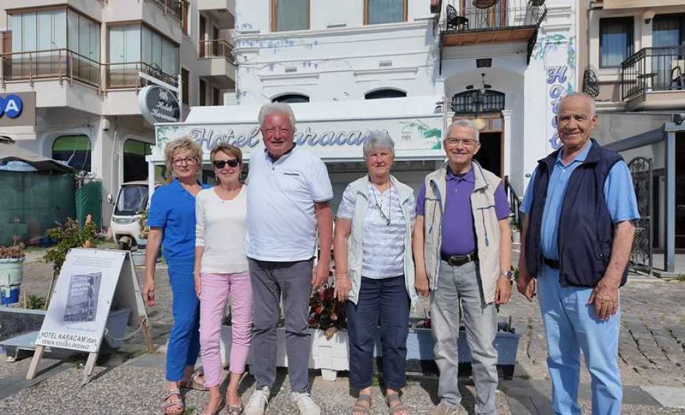 İzmir’in turistik İlçesi’ Foça’ya 2026 yılının ilk yabancı turist grupları gelmeye başladı.