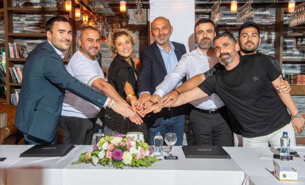 Dedeman Hotels & Resorts International Kartal’da hayata geçireceği Park Dedeman Kartal için imzaları attı.