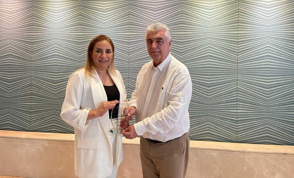Emel Elik Bezaroğlu konaklama dalında başarı ödülünün sahibi oldu.