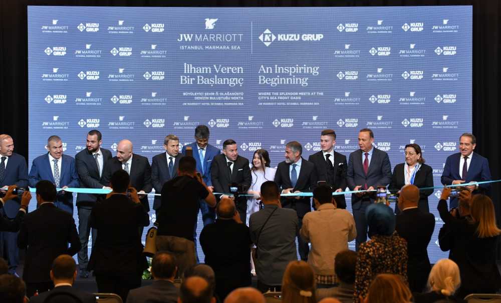  JW Marriott Hotel Istanbul  Marmara Sea,  Ataköy’de açıldı.