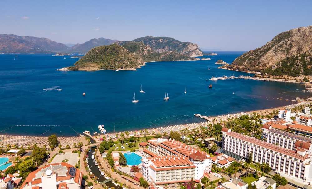  La Perla, eşsiz bir tatil deneyimi yaşatmak için 7Mayıs itibariyle sezona “merhaba” diyor. 