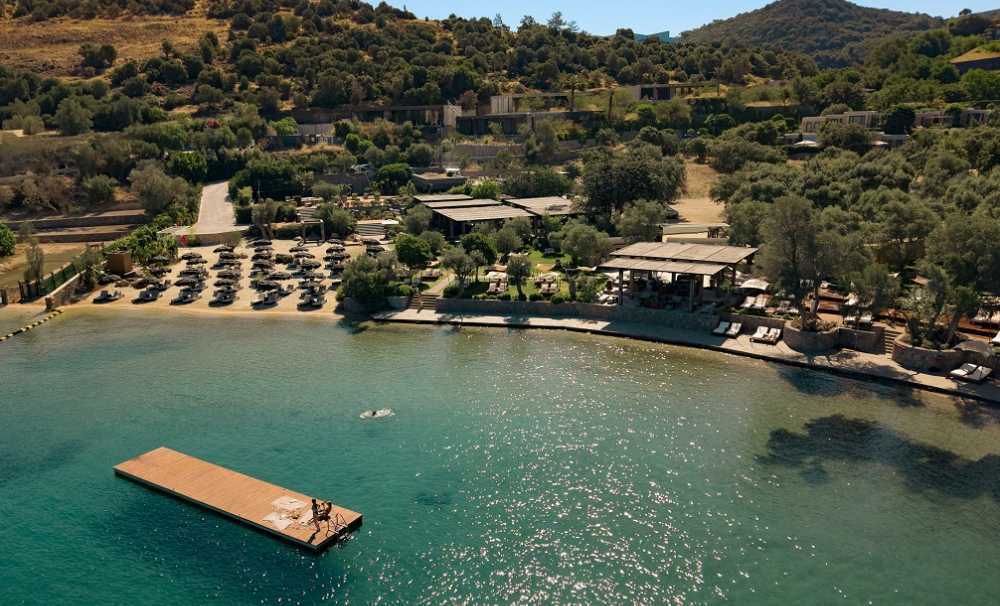 The Casa Cala Otel, Türev Uludağ'ın ev sahipliğinde kapılarını açtı.