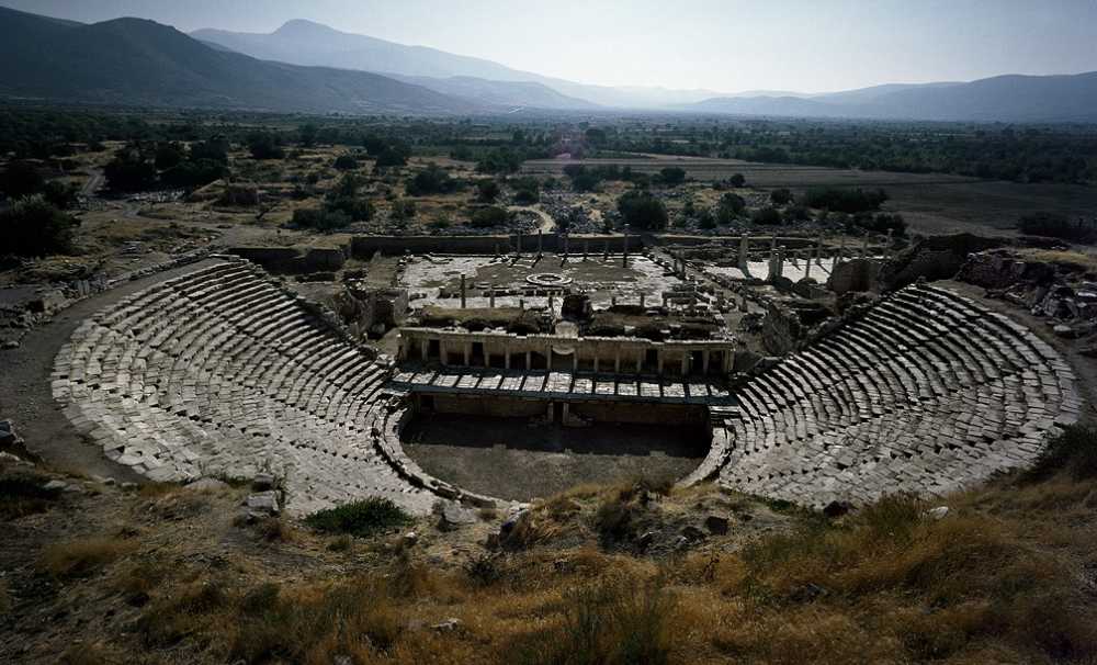 “Aphrodisias-Ara Güler” sergisi, ilk kez Ankara’da açılıyor.