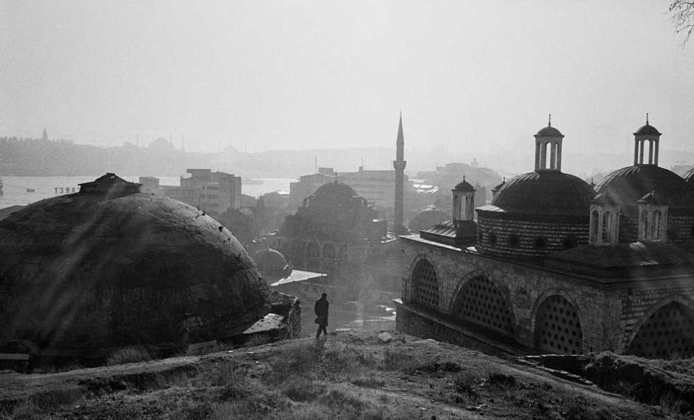  Ara Güler’in  ‘’İstanbul’’ sergisi  Sofya SynthesisGallery’de sanatseverlerle buluşuyor.