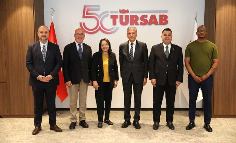 Güney Afrika Turizm Bakanı Patricia de Lille TÜRSAB Genel Merkezini ziyaret etti