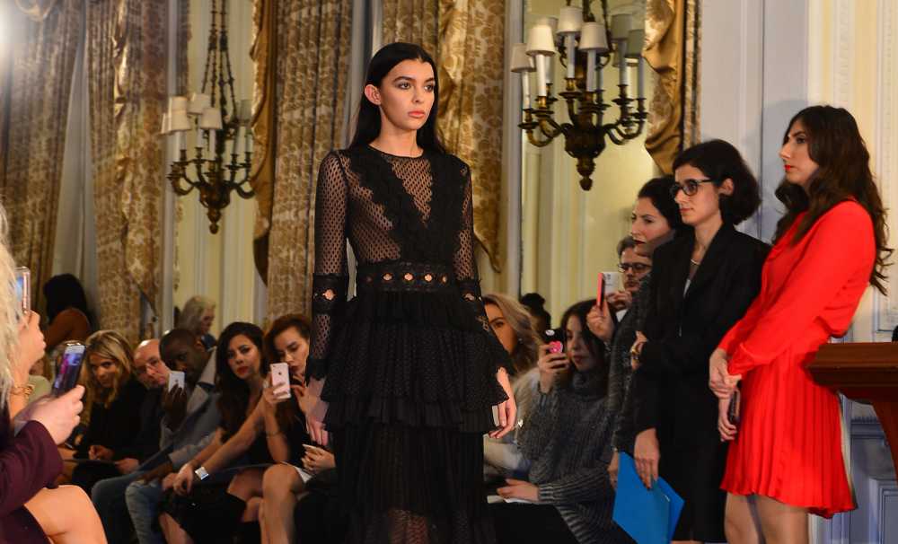 Londra Fashion Week'de "15 Temmuz" Sergisi