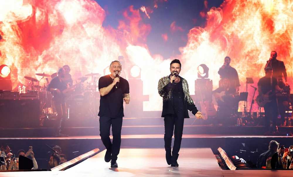 Tarkan, bu kez sevenlerini sürpriz bir düetle coşturdu. 