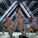  Jennifer Lopez,Regnum The Crown’un açılışında gerçekleşen konserde hayranlarıyla buluştu.