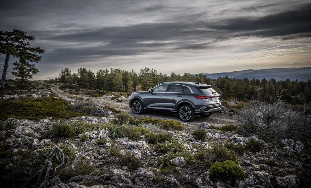 Audi Q5'te Üçüncü Nesil Dönemi Başladı: Dijitalleşme, MHEV Plus ve quattro Gücü