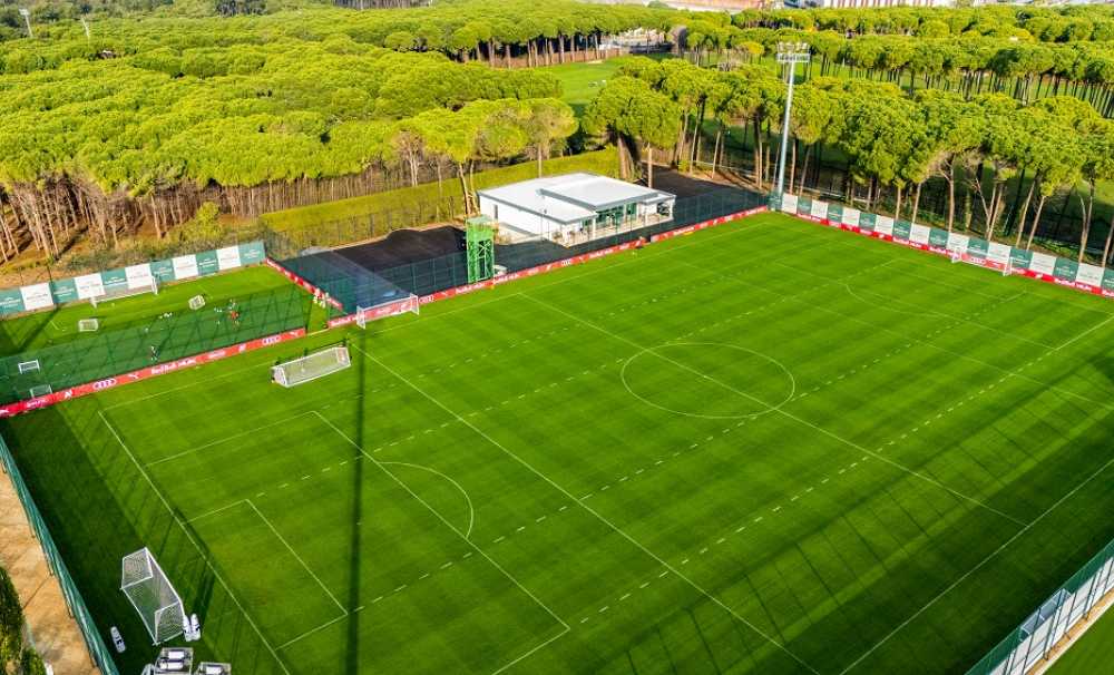 Dünyaca ünlü futbol takımları bu yıl da ara dönem kampları için Antalya’yı tercih etti.