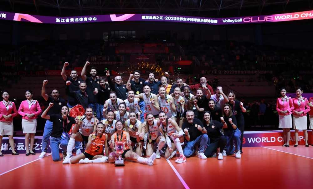 Eczacıbaşı Dynavit, Vakıfbank’ı  3-2 mağlup ederek 2023 FIVB Dünya Kulüpler şampiyonu oldu 