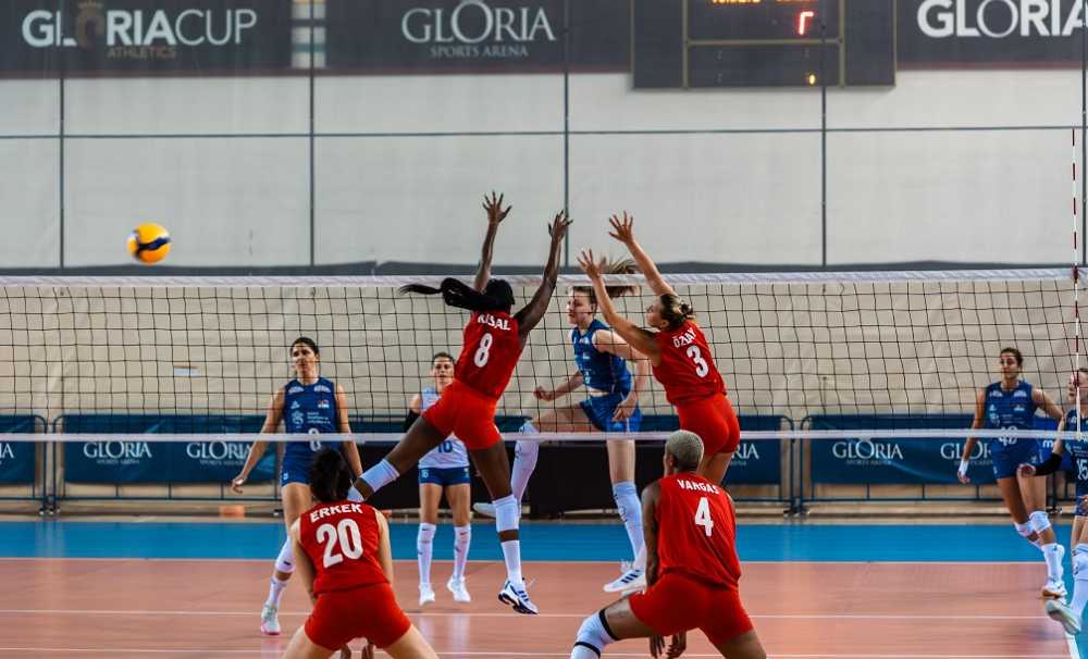 Gloria Sports Arena, milli sporculara ev sahipliği yapmaya devam ediyor. 
