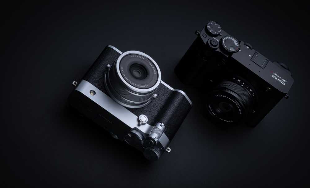  Fujifilm, GFX Serisi’ndeki ilk sabit lensli dijital kamera olan FUJIFILM GFX100RF’yi tanıttı. 