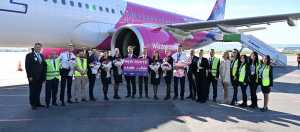 WizzAir’in  Budapeşte’den Ankara'ya düzenlediği ilk uçuş törenle karşılandı. 