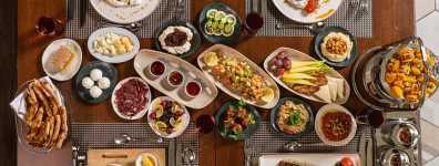 Elite World Hotels & Resorts,farklı şehirlerdeki otellerinde hazırladığı özel iftar programlarıyla misafirleriyle buluşturuyor.